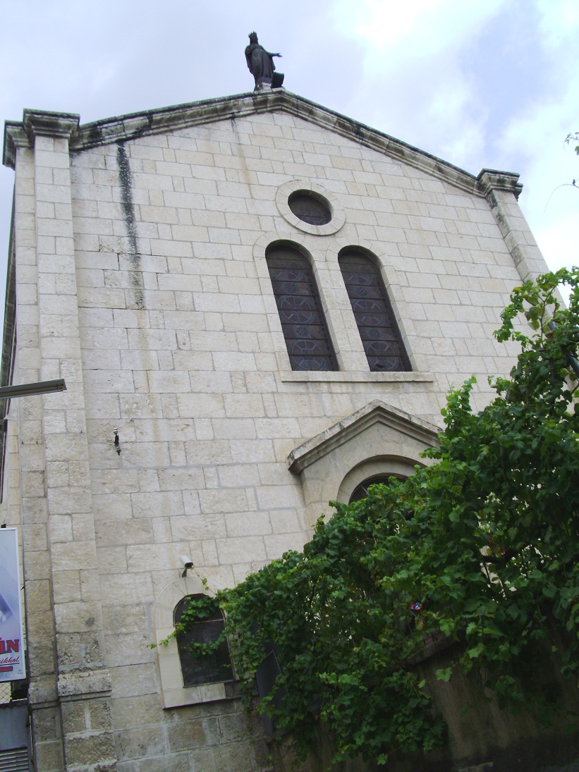 Adana Bebekli Kilise dış cephesi